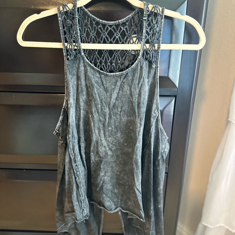 Tank - Picture 2 of 2